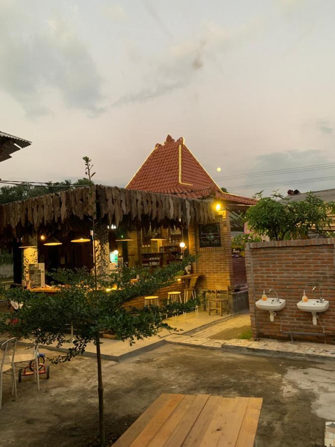 Djoglo Djatimalang Guesthouse Blitar Bagian luar foto