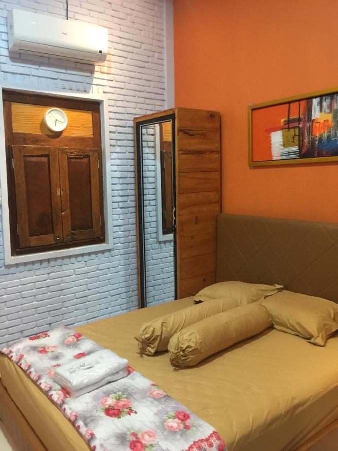 Djoglo Djatimalang Guesthouse Blitar Bagian luar foto