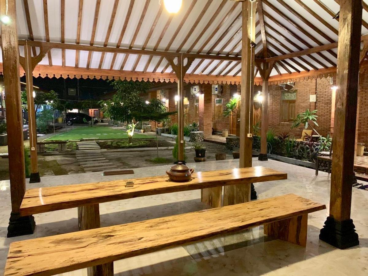 Djoglo Djatimalang Guesthouse Blitar Bagian luar foto